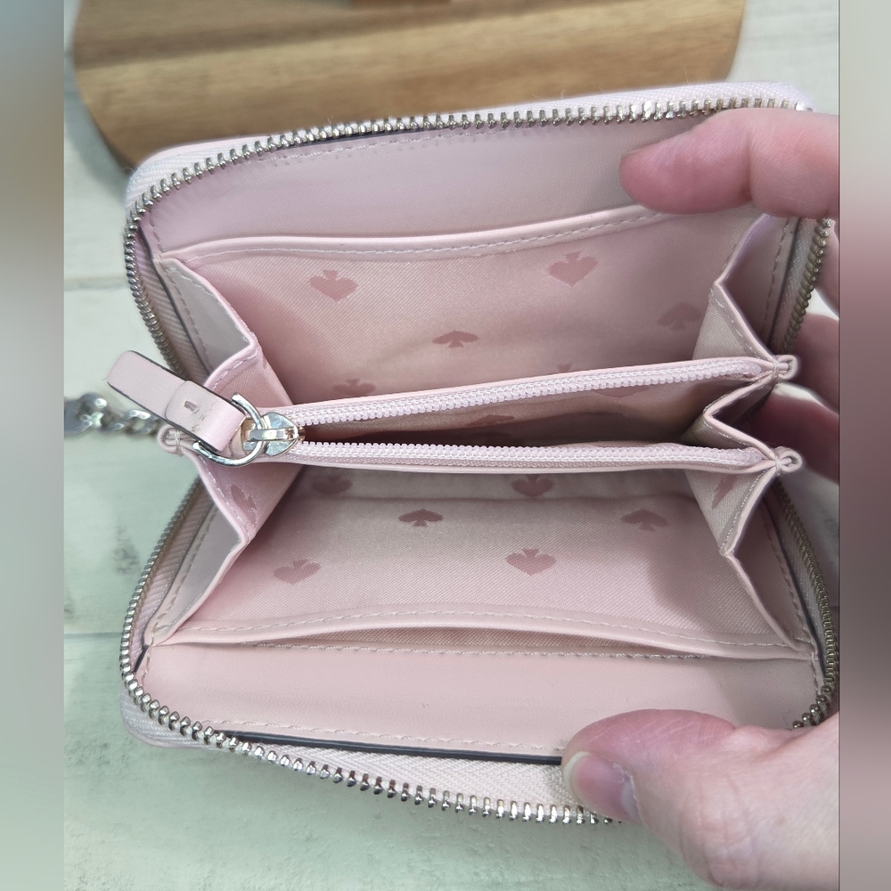 Kate Spade Dani wallet in the Briar Lane Quilted in Rosy Cheeks Color, EUC - Picture 14 of 14